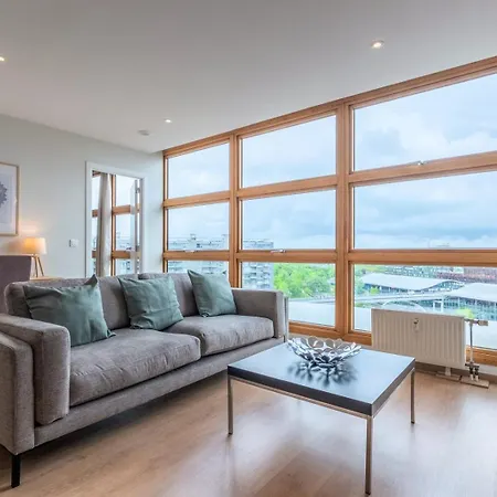 Апартаменты One Bedroom At The Foot Of The Stations *